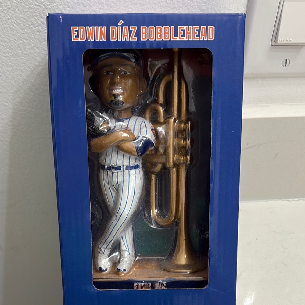 Edwin Díaz Bobblehead with Gold Trumpet